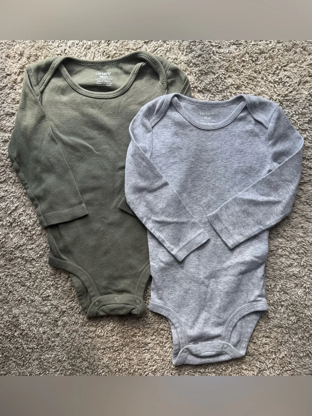Carter’s 18M Long Sleeve Onesie Baby Bundle 2PC